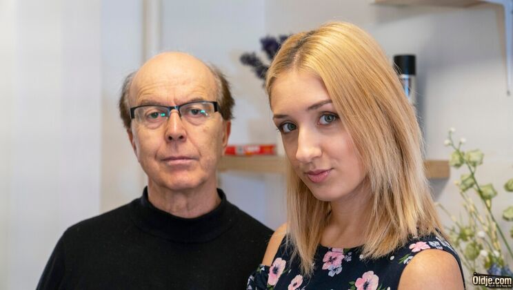 [Oldje] - Sofi Otis and Marcello Share a Sexy Moment