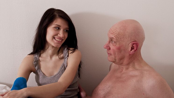 [Oldje] - Old Man Hugo Meets Young Maid Lilli's Needs - Hugo - Lilli