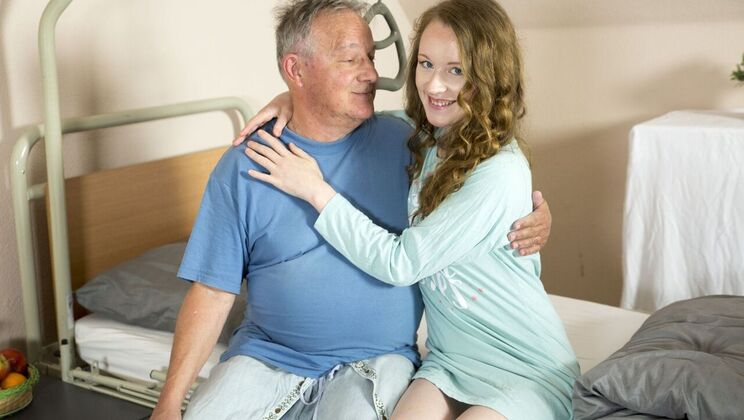 [Oldje] - Petite Emma Gets Fucked - Harry - Emma Fantasy