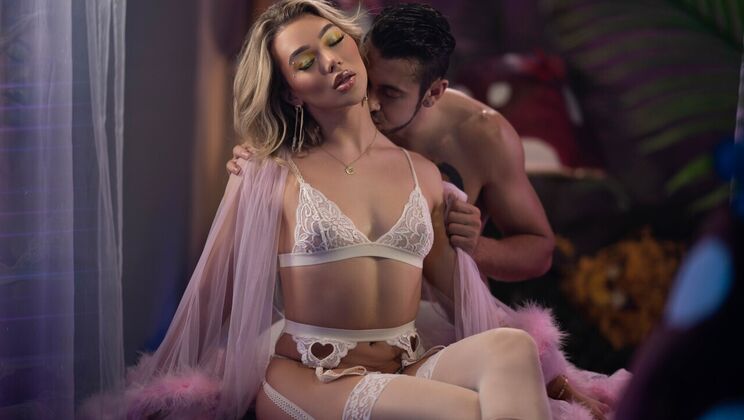 Tattooed Babe Wet Fantasy