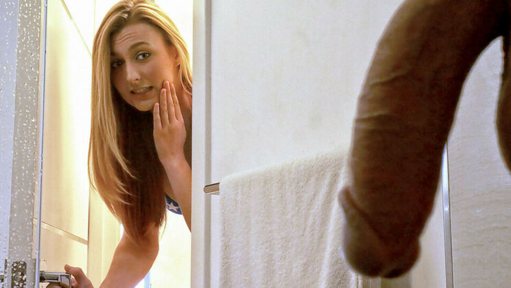 Step Sister Serves Her Stepbro Porn