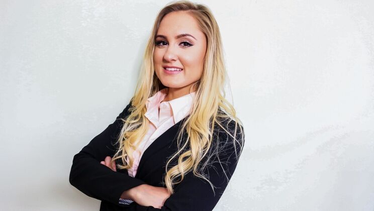 Facial Cumshot with Avalon Heart After Blowjob