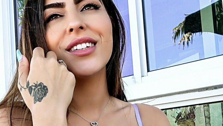 Audrey Royal's Throat is Ready