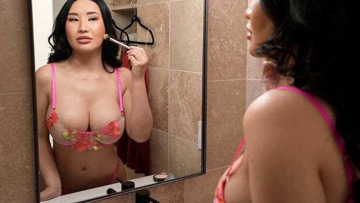 [MomIsHorny] - Suki Sin Rides Stepmom's Big Ass - Johnny Love - Suki Sin