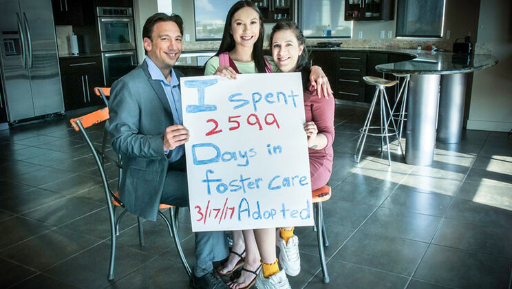 [FosterTapes] - Pantyless Foster Mom Fucks Teen - Bobby Beefcakes - Jazmin Luv