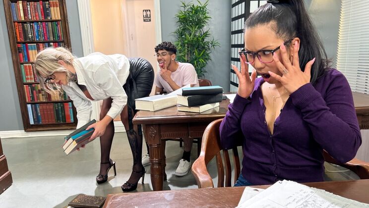 [LilHumpers] - Diego Perez Catches a Facial from Brunette Goddess Christina Savoy