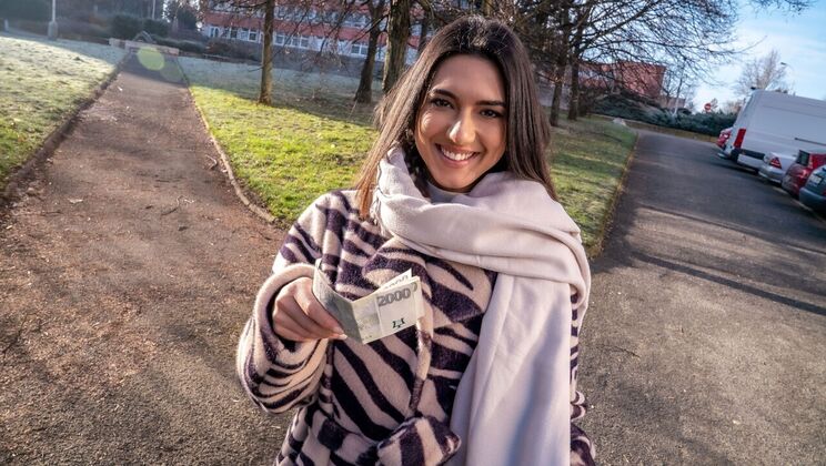 Lena Coxx Gets Facial