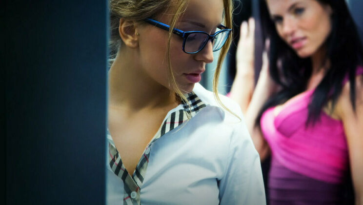 [SexArt] - Beautiful Sex: A Close-Up (2014)