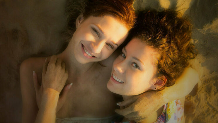 [SexArt] - Sunny Lesbian Adventure - Aiko Bell - Chelsea Sun