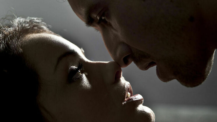 [SexArt] - The Writing's on the Wall: Lesbian Action (2014) - Luna - Sophie Lynx - Whitney Conroy - Franck Franco