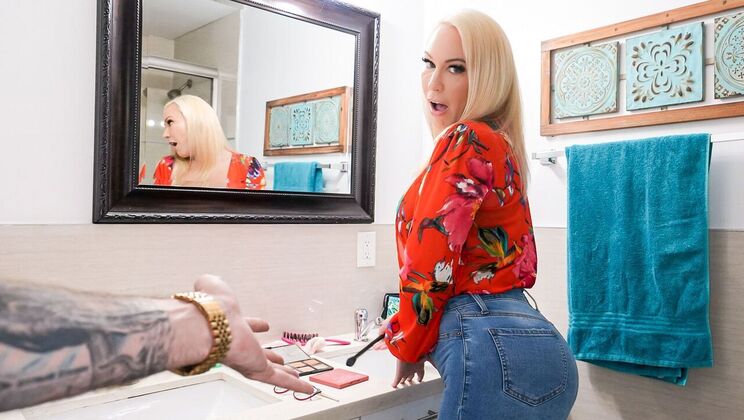 Handjob and Blowjob Before Dad Comes Home