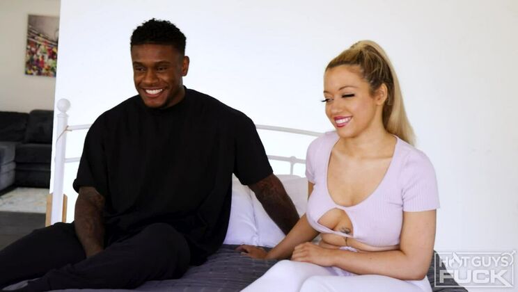 Colombian Cutie Francesca Rossi Seduces with Her Big Ass