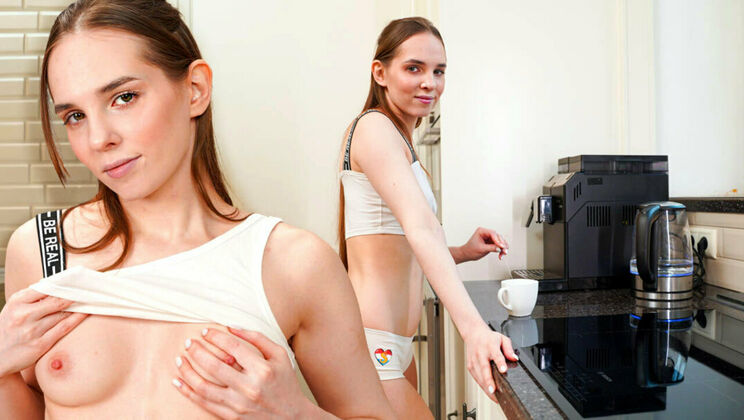 Eliza's Brunette Fingering Fun