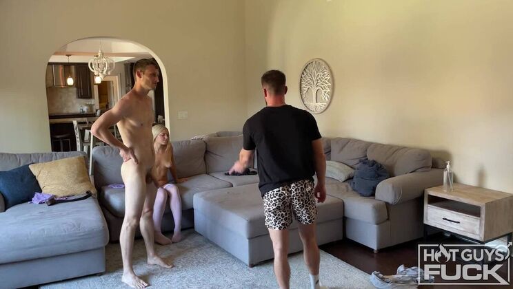 [HotGuysFuck] - Blonde Bombshell Molly Mae with Mike Beaumonte - Molly Mae - Mike Beaumonte