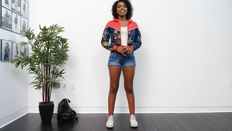 [NetVideoGirls] - Mia's Sexy Tryout - Mia