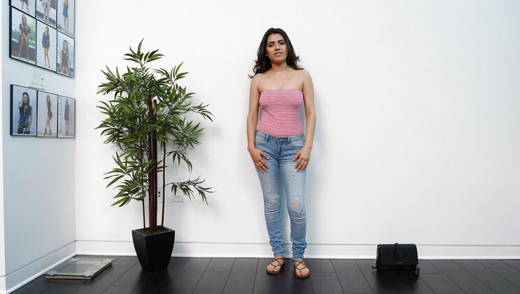 [CastingCouchHD] - Blowjob and Doggystyle with Daisy - Daisy