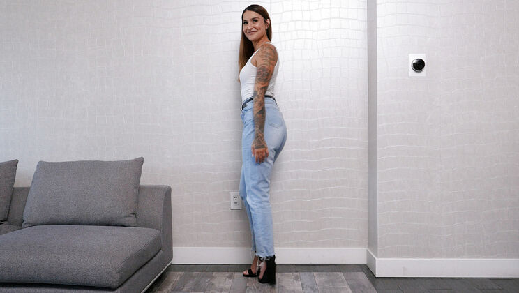 [CastingCouchHD] - Ashley Gives a Cumshot - Ashley