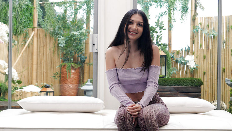 [NetGirl] - Ball Sucking April in Audition - April