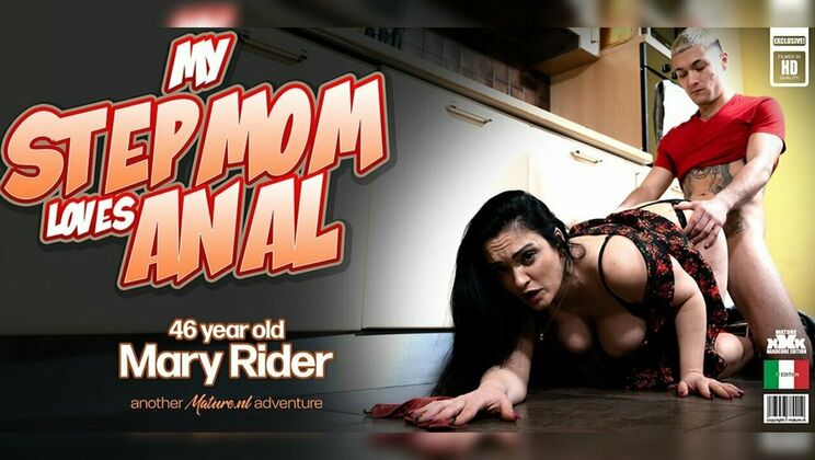 Mary Rider’s wet pussy gets anal and facial