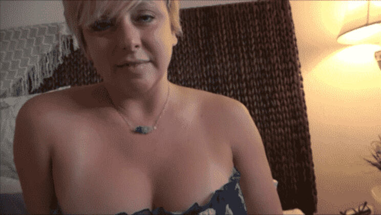 Mommas-Boy Gets Blowjob from Hot Blonde