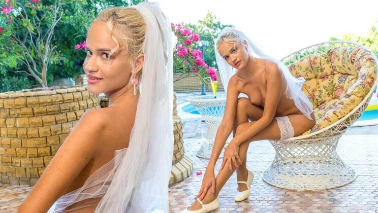 [ClubSweethearts] - Naked in Stockings by the Pool - Novella Night