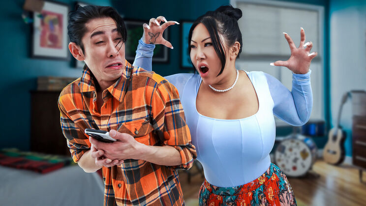 [TigerMoms] - Big Ass, Braless, and Ready for Action! - David Lee - Connie Perignon