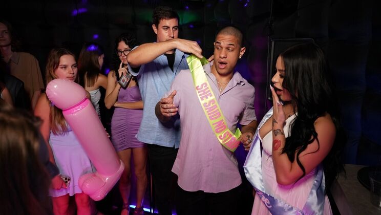 [RKPrime] - Night Club Hookup Leads to Reverse Cowgirl and Cumshot - Mike Ox - Diamond Franco